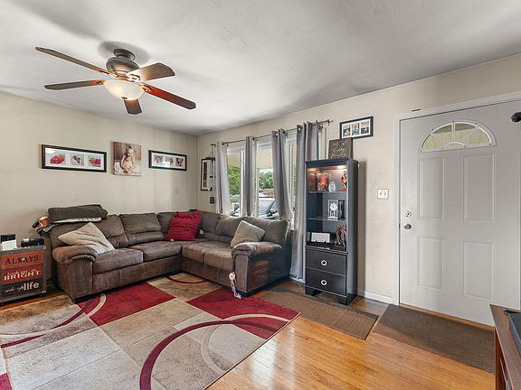 4th image of 409 N Glenwood Dr