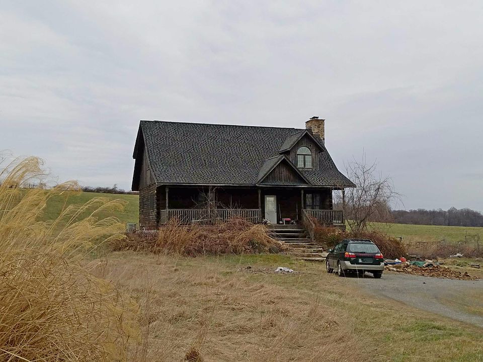 1st image of 4 Rose Hill Ln