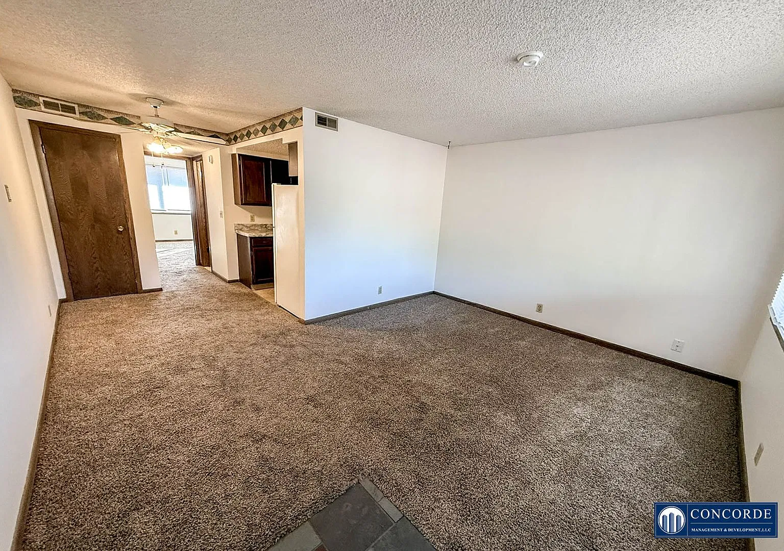 1641 Sumner St — Photo 2
