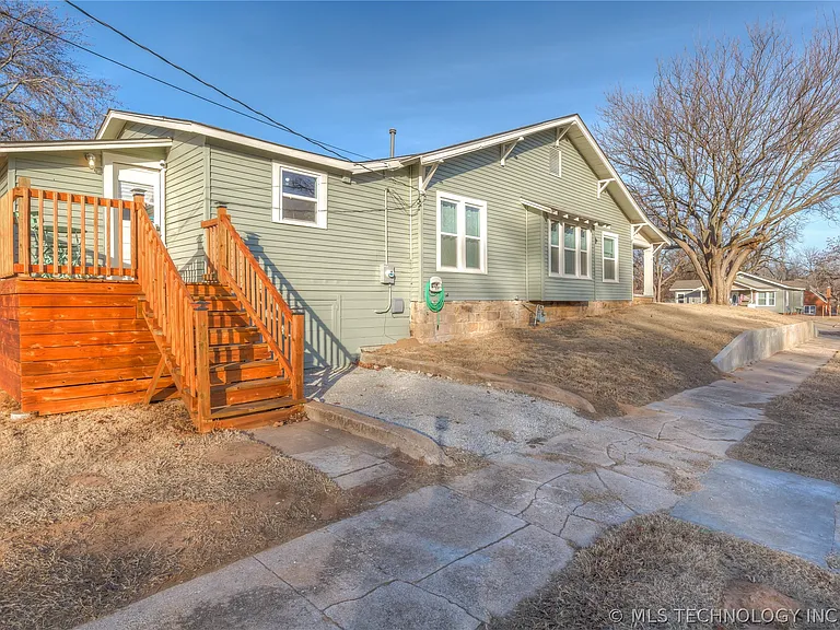700 N McKinley Ave — Photo 26