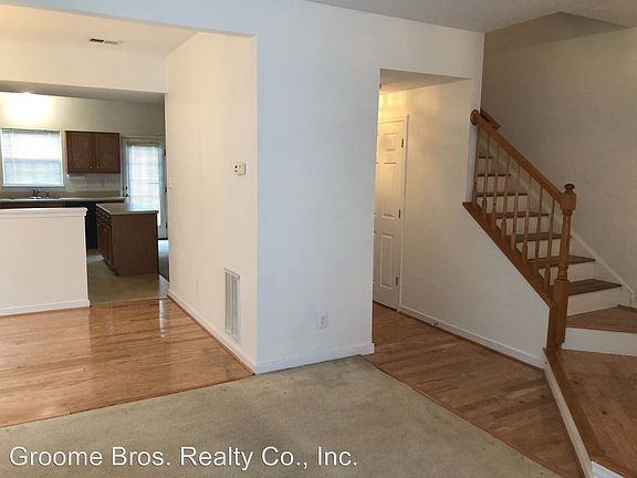 3rd image of 9906 Magnolia Pointe Ct