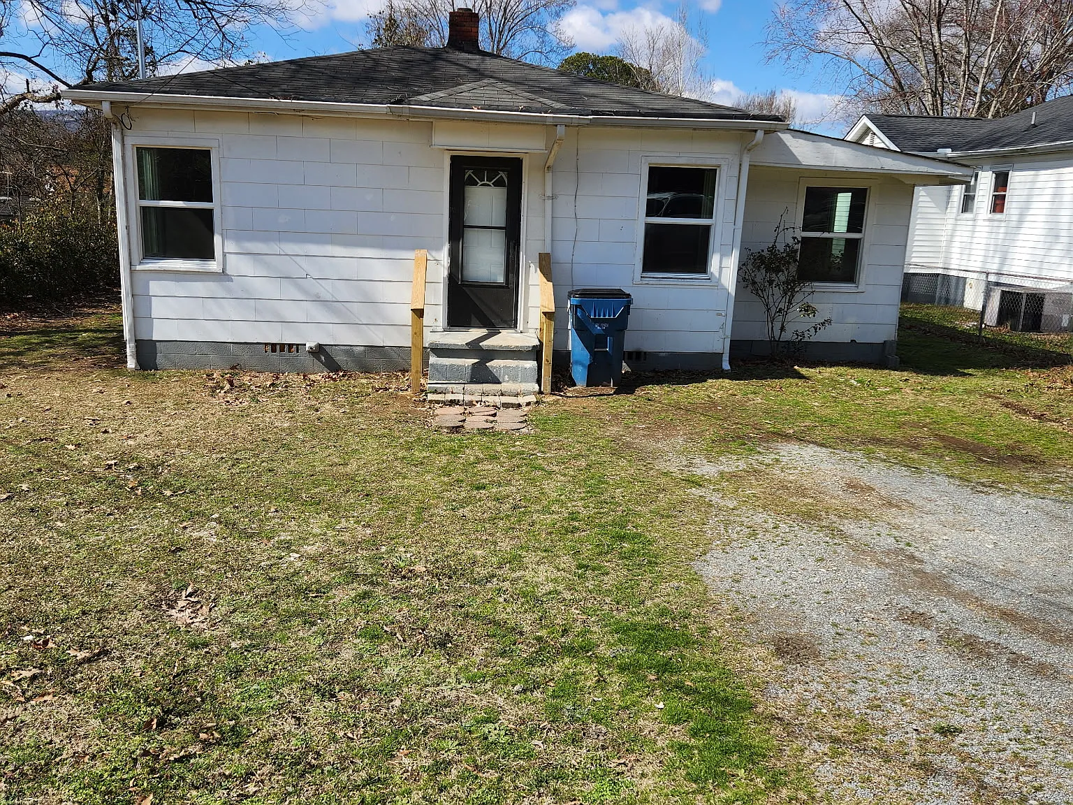 2 bed, 800 sqft, $1,000 — Photo 1