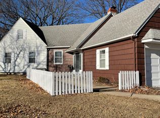 7410 Mission Rd, Prairie Village, KS 66208