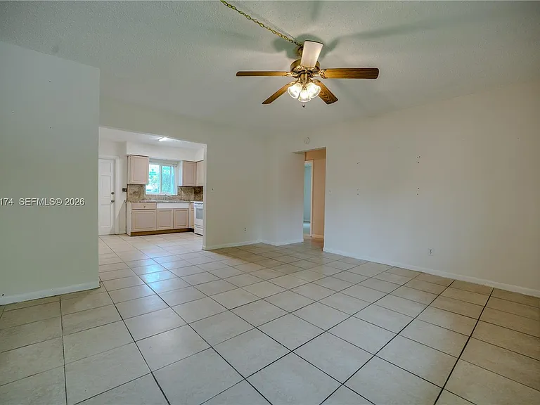 715 N 58th Ave #1 — Photo 4