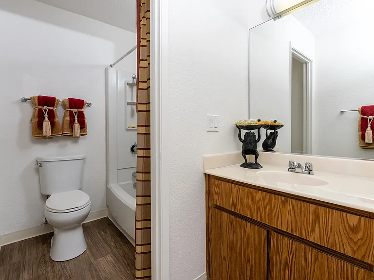 The Seasons Apartments — Photo 12