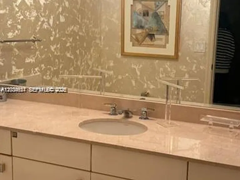 10101 Collins Ave #15D — Photo 9