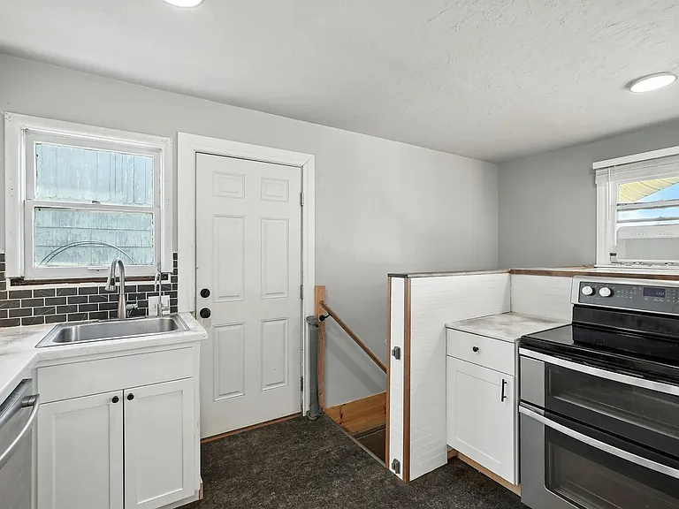 2609 E 1st Ave — Photo 5