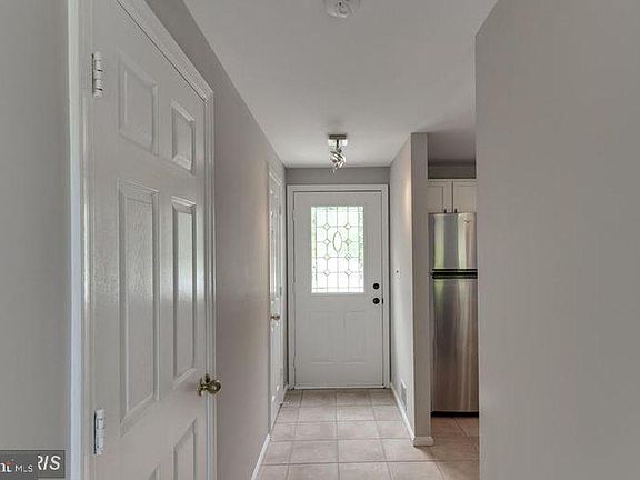 3rd image of 5907 Dungeness Ln
