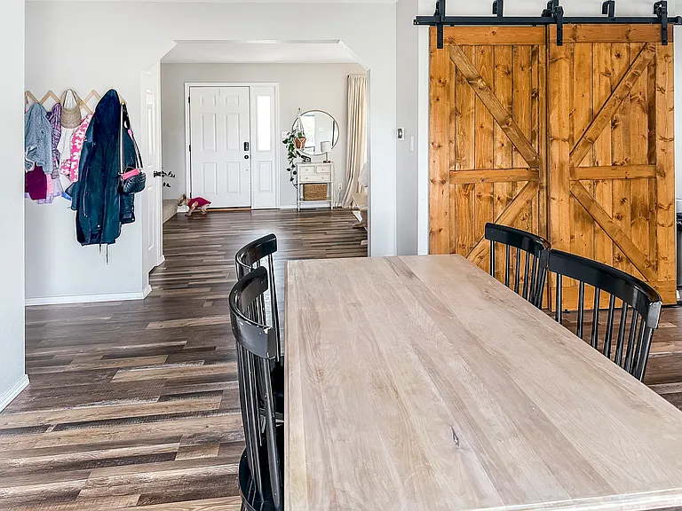 812 Victoria Ln — Photo 18