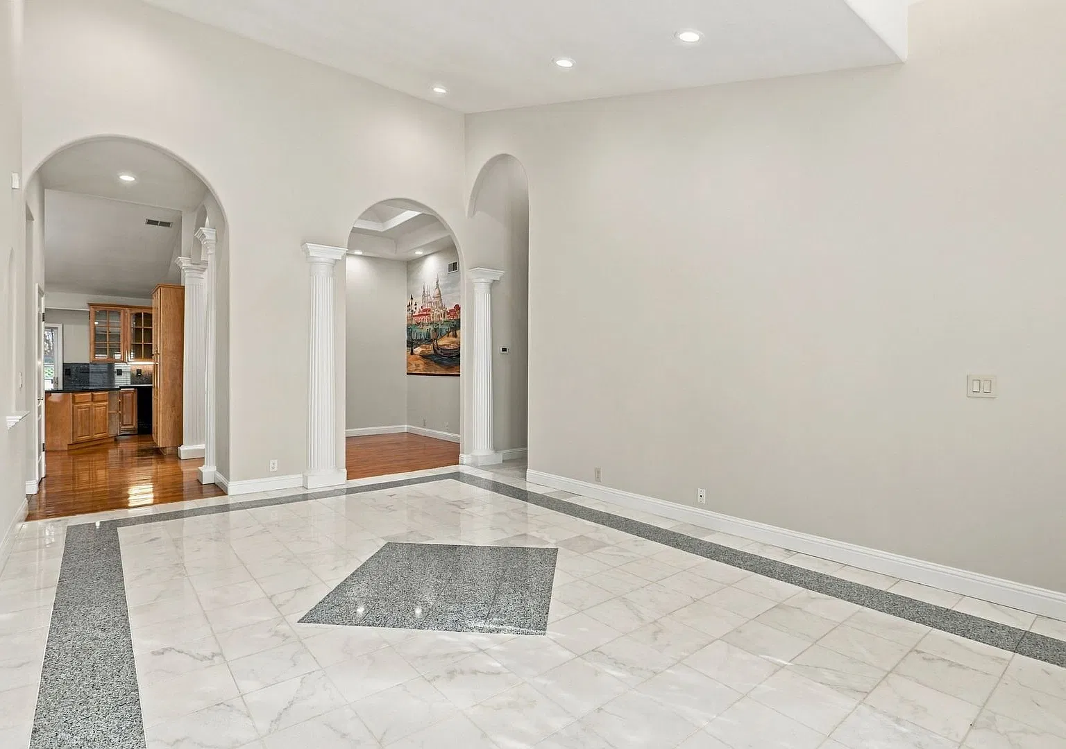 Beautiful 5 Bedroom Saratoga Home — Photo 3