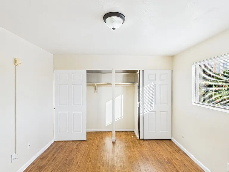 4055 Van Dyke Ave — Photo 18