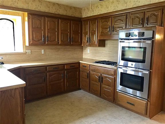 5th image of 2917 Apple Valley Dr