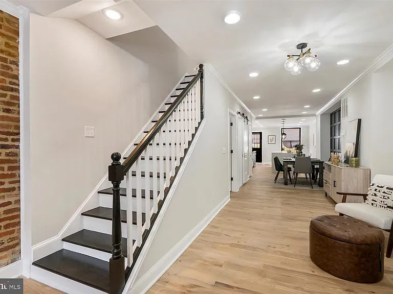 1013 S Baylis St — Photo 22