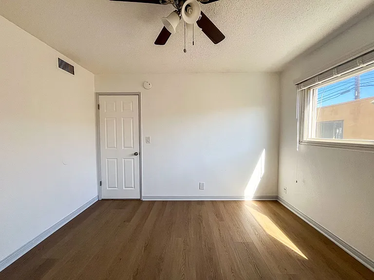 3216 W 99th St — Photo 34