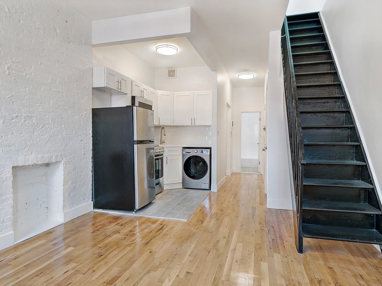 350 West 47th Street — Photo 2
