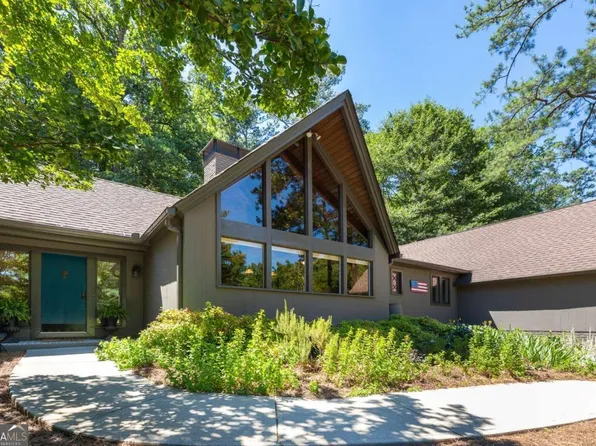 3808 W Nancy Creek Ct, Atlanta, GA 30319