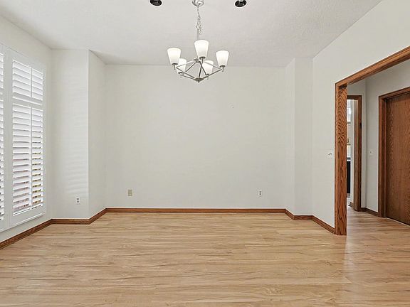 5th image of 8211 E Champions St