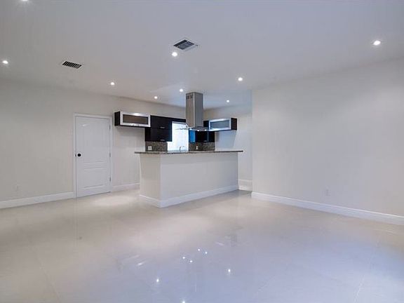 2nd image of 1345 NE 176th St