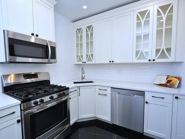 949 Palmer Road #2G, Bronxville, NY 10708