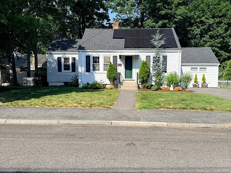 45 McAlee Ave — Photo 9