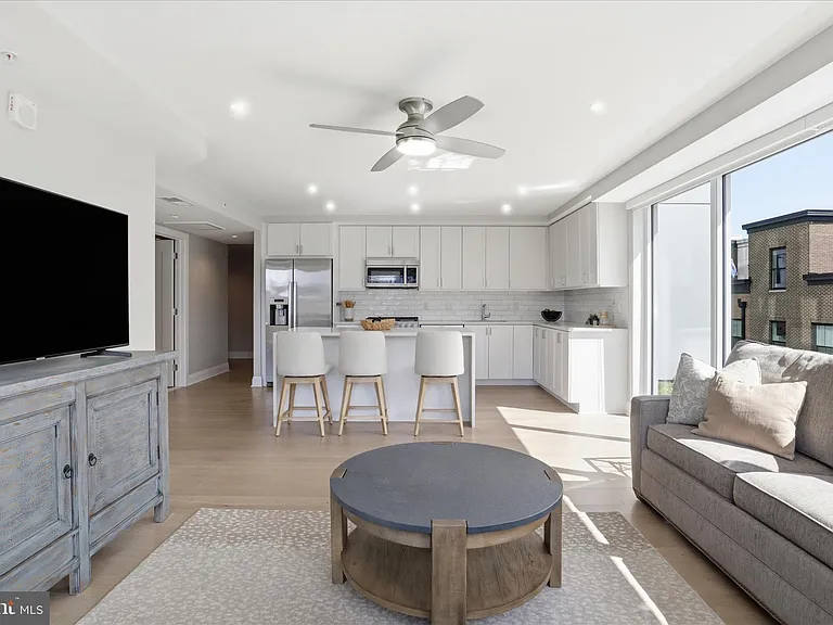 925 N Fairfax St #311 — Photo 18