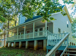222 Red Fox Dr, Bracey, VA 23919