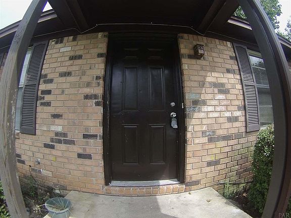 3rd image of 810 Calhoun Ave #A