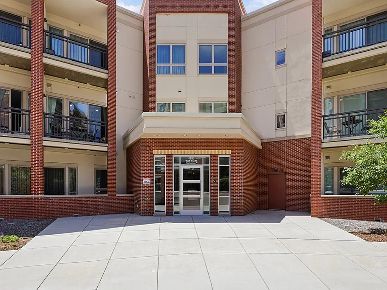 4885 S Monaco St #206 — Photo 2