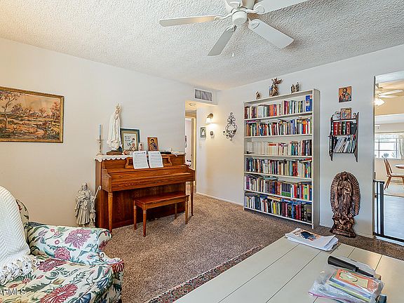 5th image of 2038 W Dahlia Dr