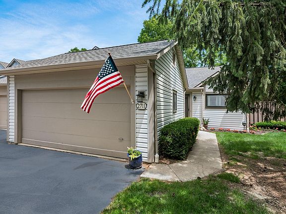 3rd image of 2711 Woodland Trail Dr