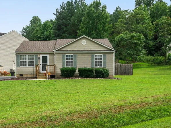 1204 Winfield Ct, King George, VA 22485