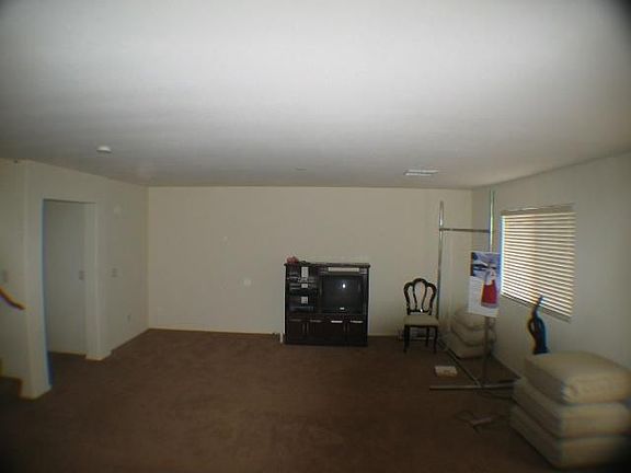 5th image of 41550 W Warren Ln