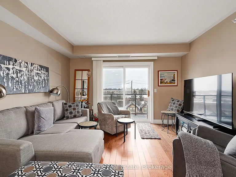 91 Raglan St #412 — Photo 15