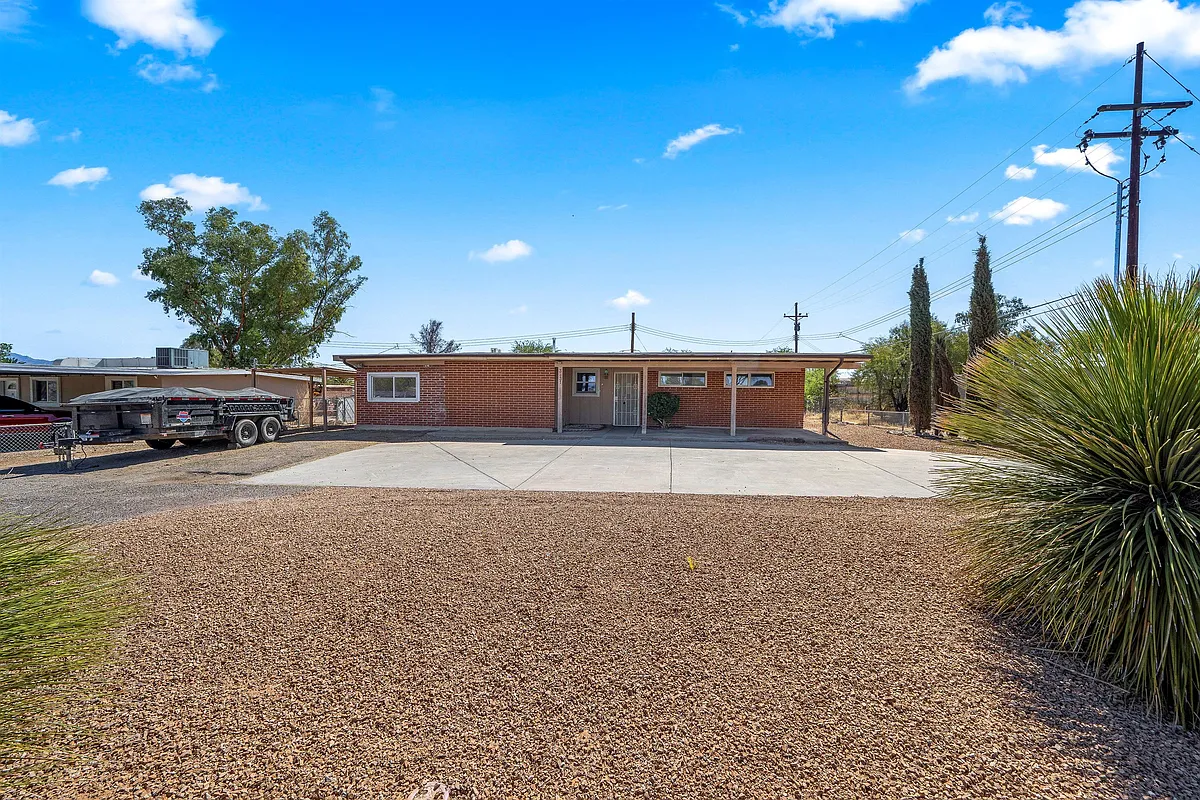 Building Photo - 3431 S Pantano Rd