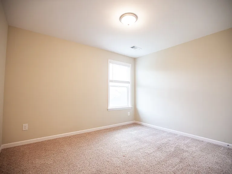 2124 Kirkwood Dr — Photo 14