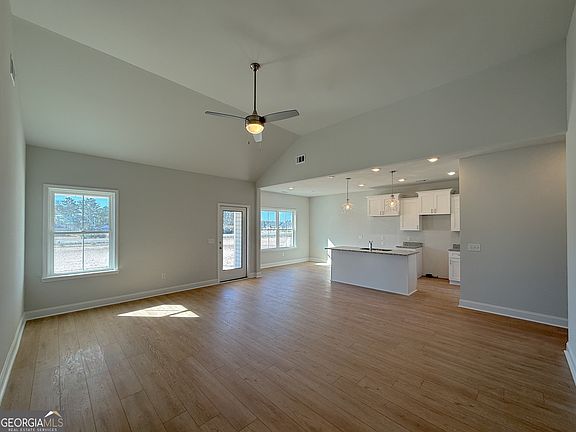 2nd image of 204 Aunt Bee Blvd