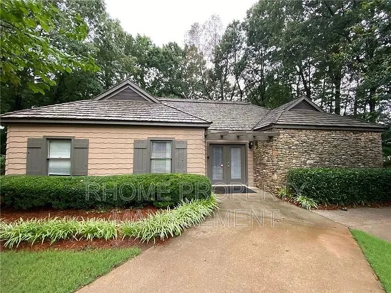 1418 Highland Bluff Dr SE — Photo 23