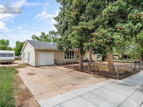 3rd image of 501 Birch Dr