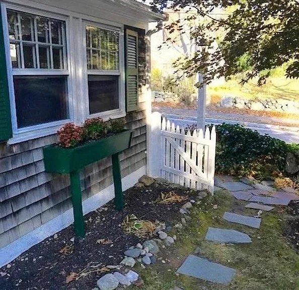 88 Hollett St — Photo 9