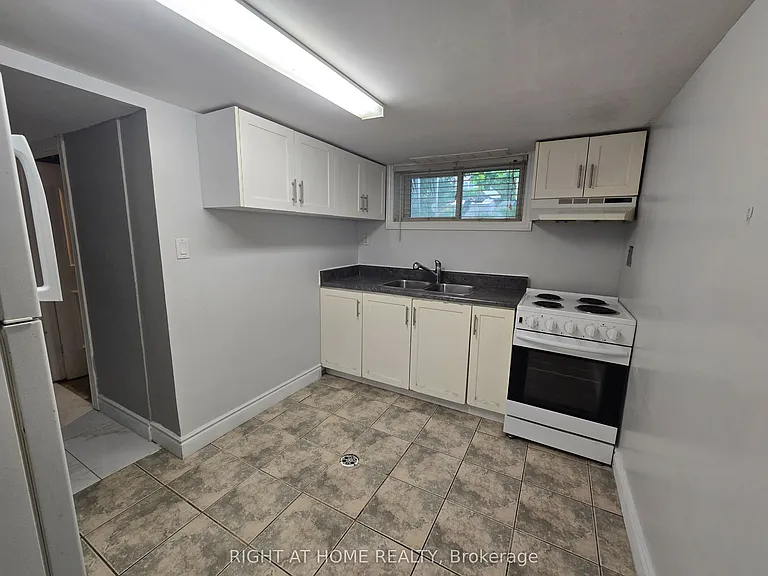 46 Haverson Blvd #BASEMENT — Photo 11