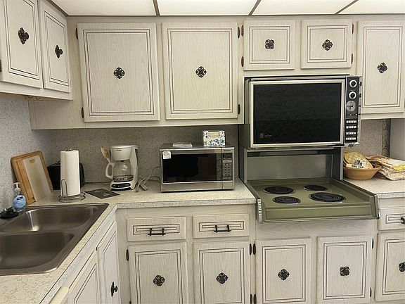 5th image of 1425 Atlantic Shores Boulevard #601