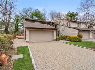 38 Maple Court, Jericho, NY