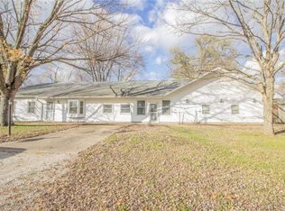 306 W Oak St, Ashmore, IL 61912
