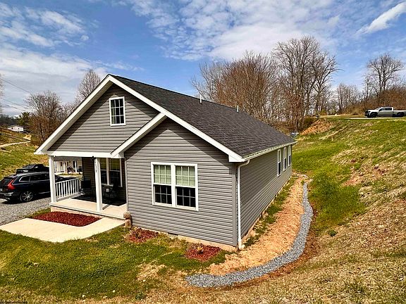 2nd image of 139 Montgomery Rd