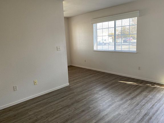 5th image of 423 C St APT 101