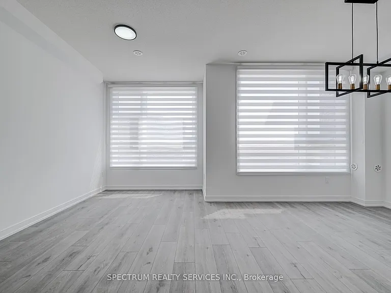 146 Blue Forest Cres — Photo 24