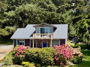 1218 Riverside Dr NE, Bandon, OR 97411
