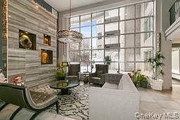 4th image of 100 Cuttermill Rd APT 4V