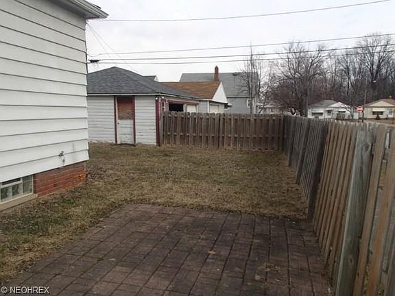 3rd image of 13113 Oak St