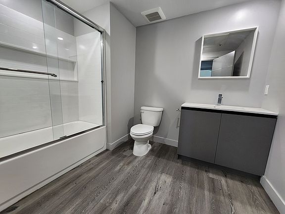3rd image of 7040 Woodman Ave #205